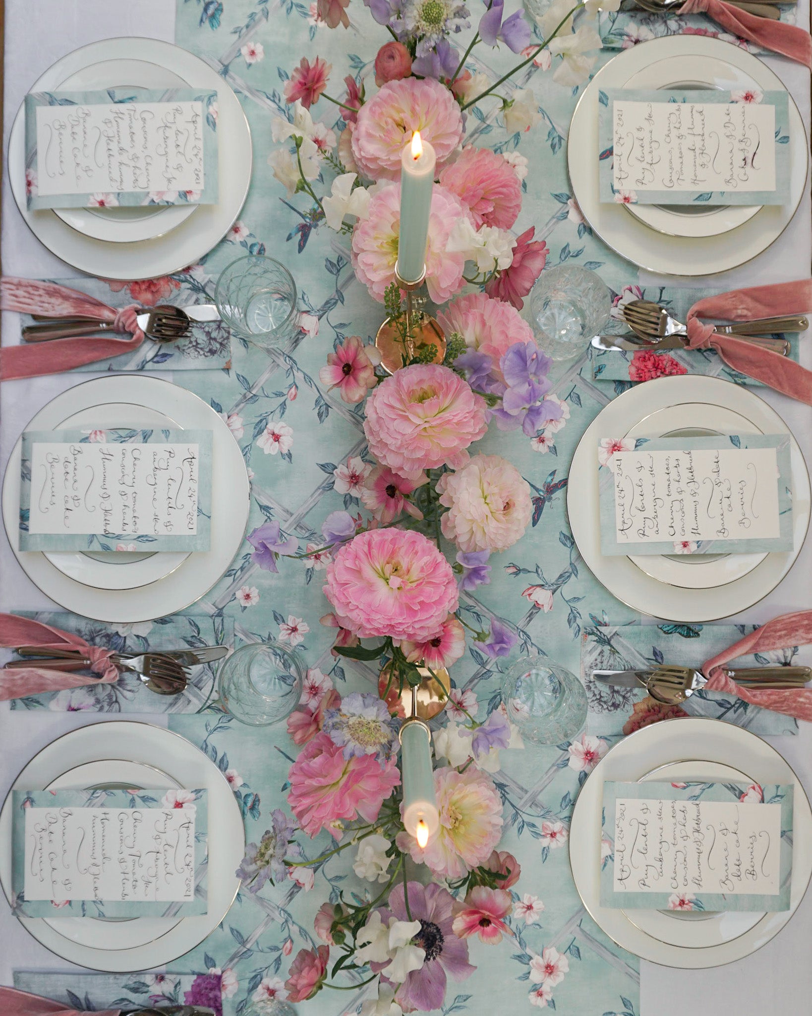 Wallpaper runner centrepiece by Rosanna Falconer